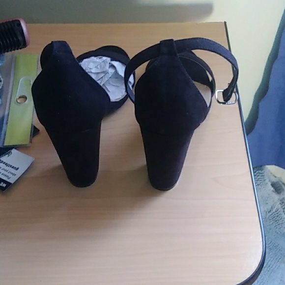 Shoes - Picture 2 of 2